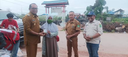 Album : Pemberian Seragam Sekolah Bagi Terdampak Kebakaran